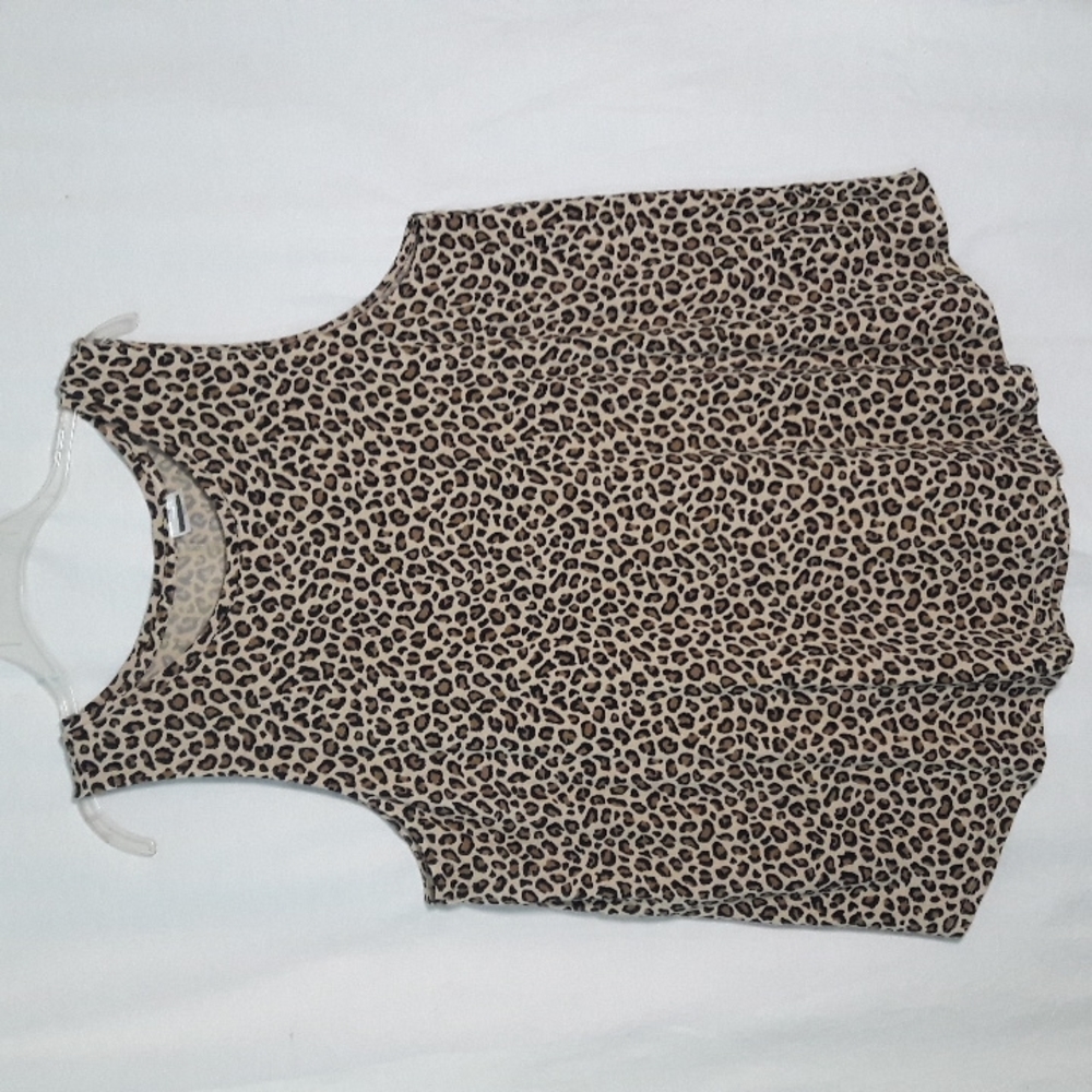 Old Navy Blouse Luxe Trend  Animal Print Relax Sihouette Sleeveles Jerse…